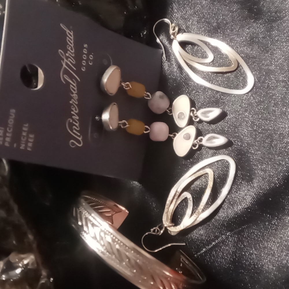 Universal thread earrings and a stamped braided cuff bracelet. Lot Of 3